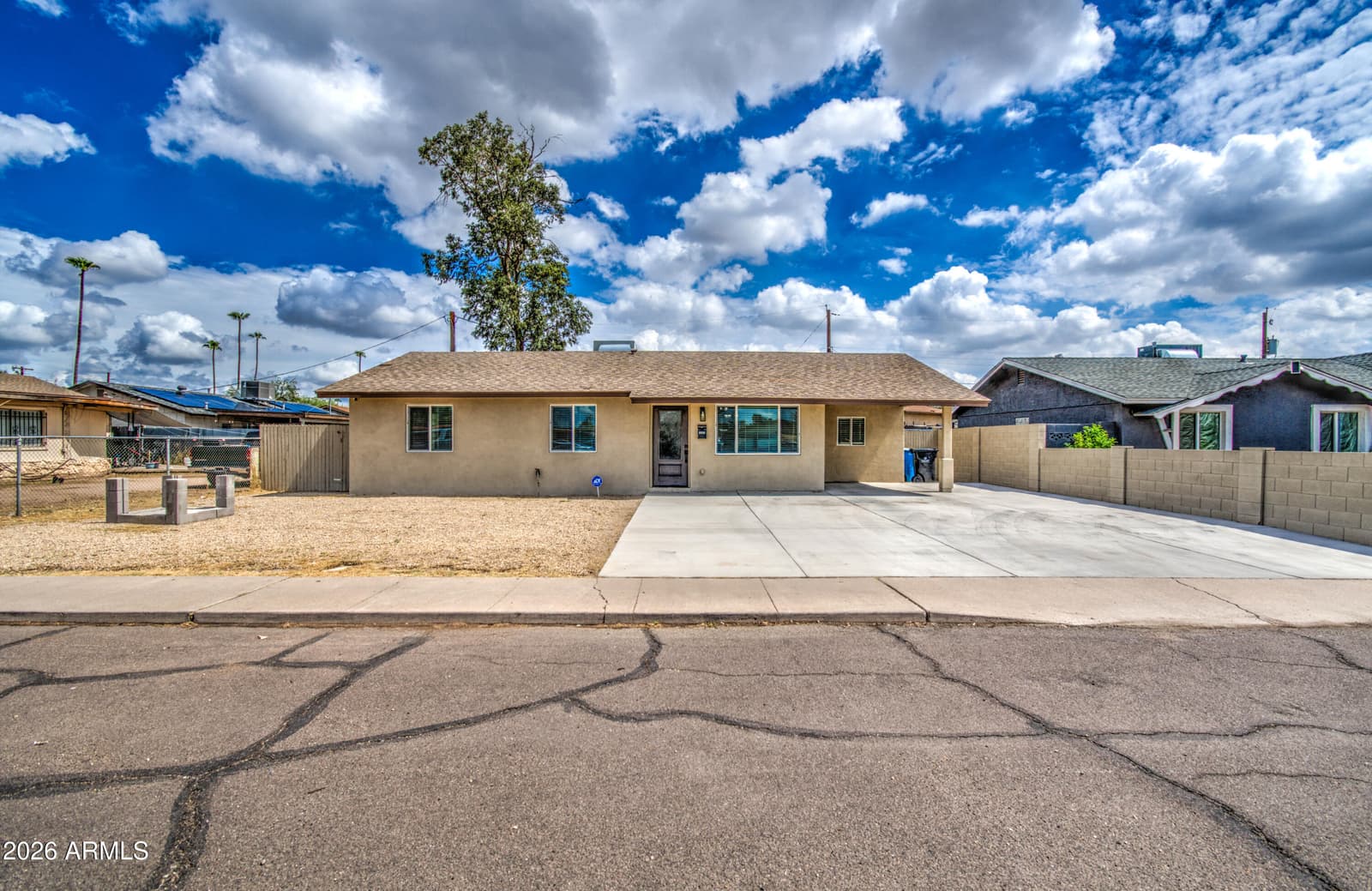 3245 N 43rd Avenue N, Phoenix, AZ 85031 — photo 1 of 44