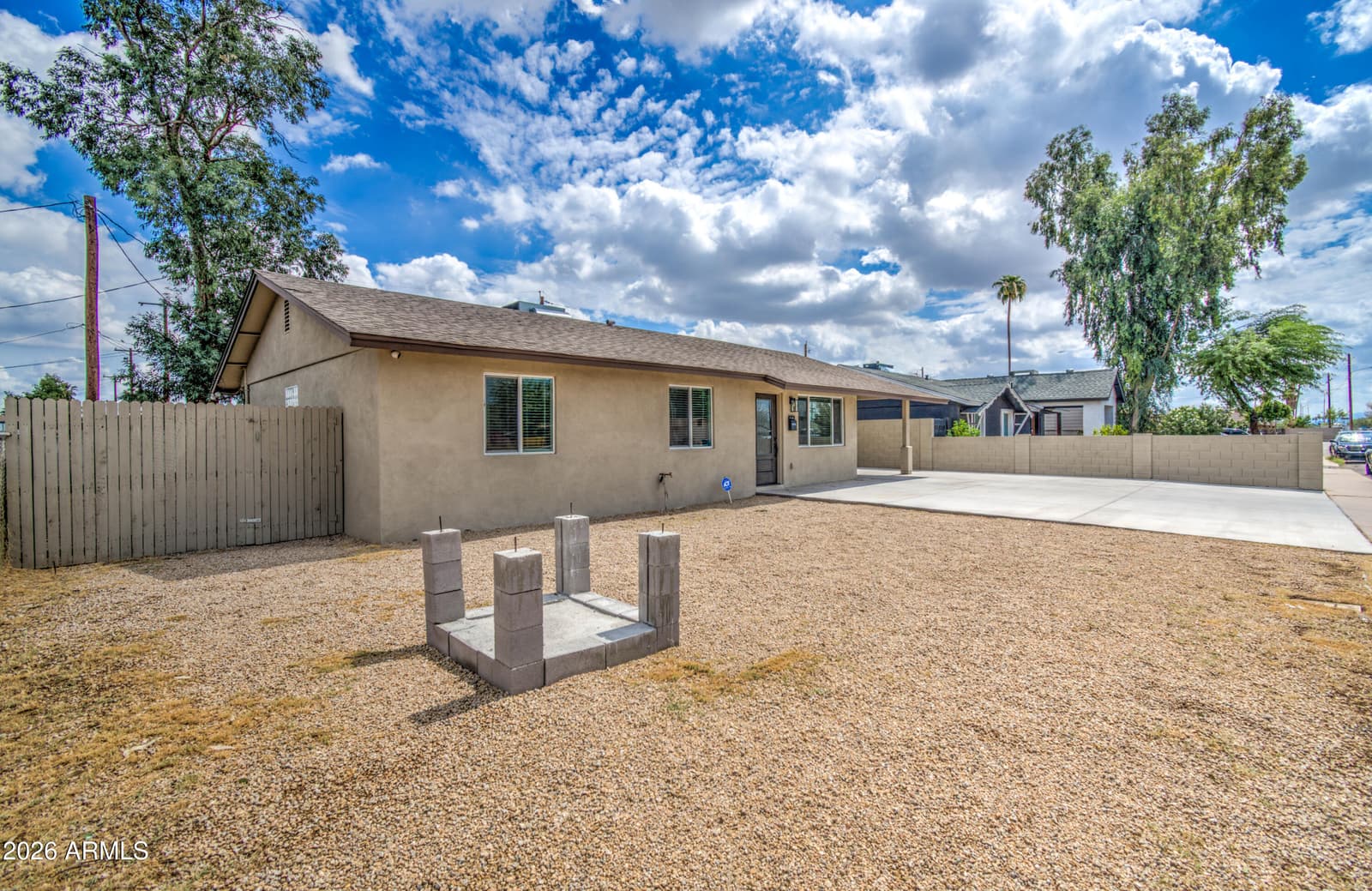 3245 N 43rd Avenue N, Phoenix, AZ 85031 — photo 3 of 44