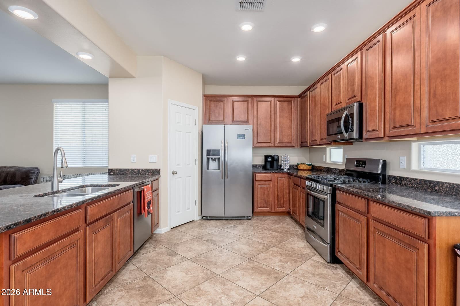 12935 W Flynn Lane, Glendale, AZ 85307 — photo 6 of 37