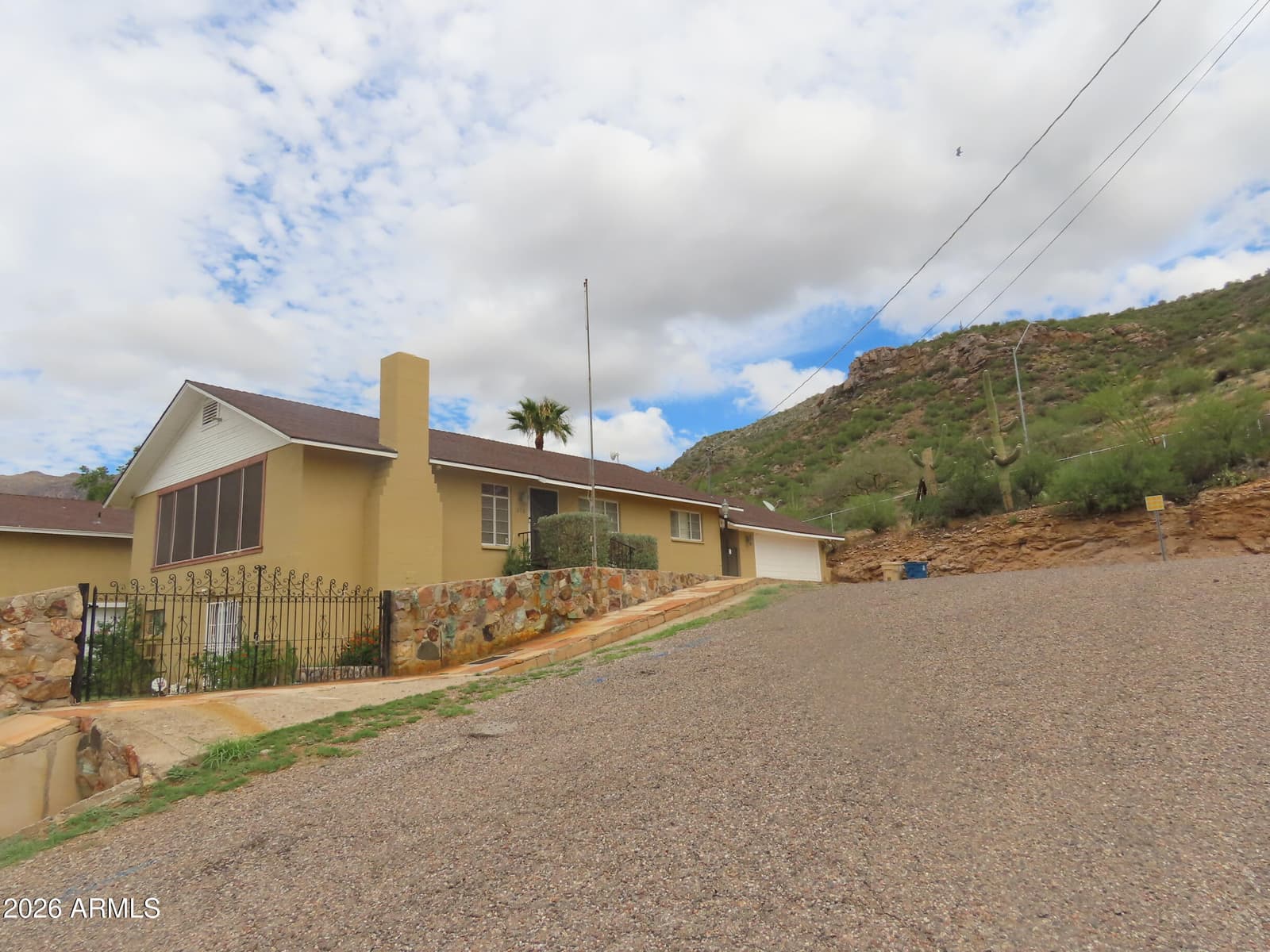 212 W Crowe Street, Superior, AZ 85173 — photo 2 of 40