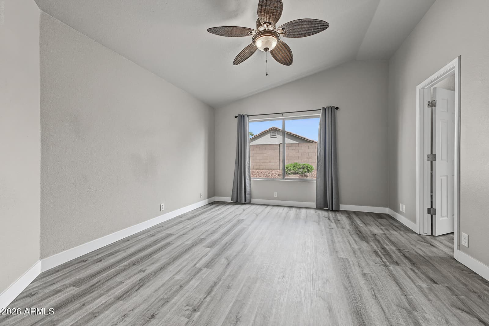 21831 N 33rd Drive, Phoenix, AZ 85027 — photo 14 of 45