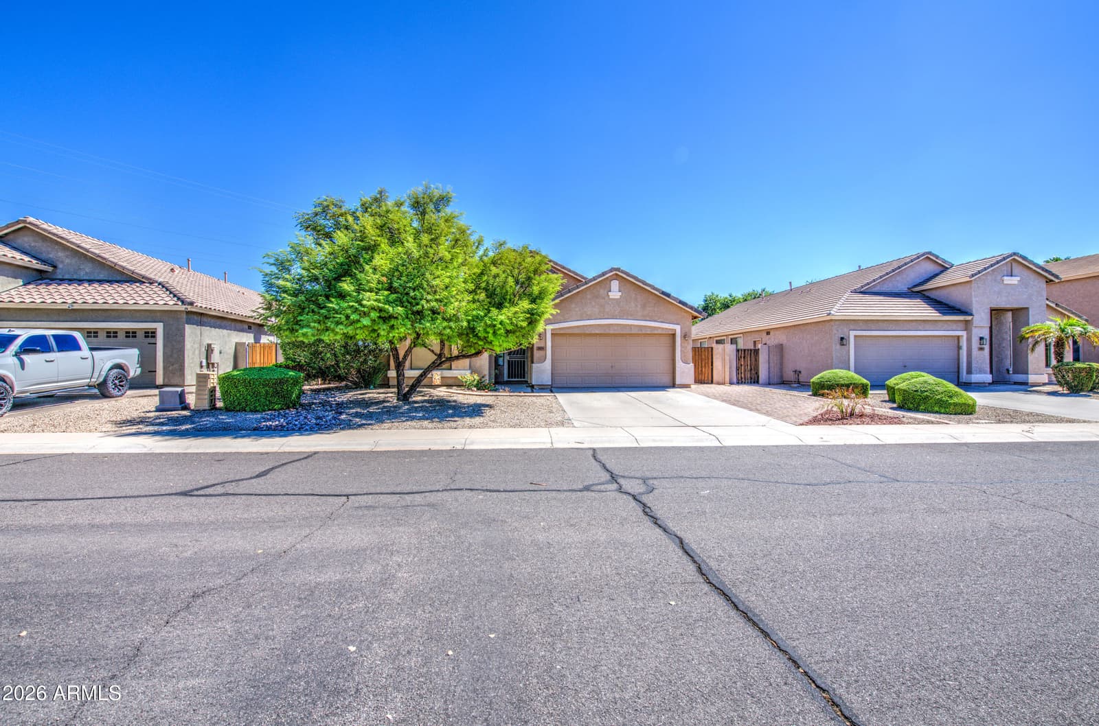 2579 S Ponderosa Drive, Gilbert, AZ 85295 — photo 4 of 48