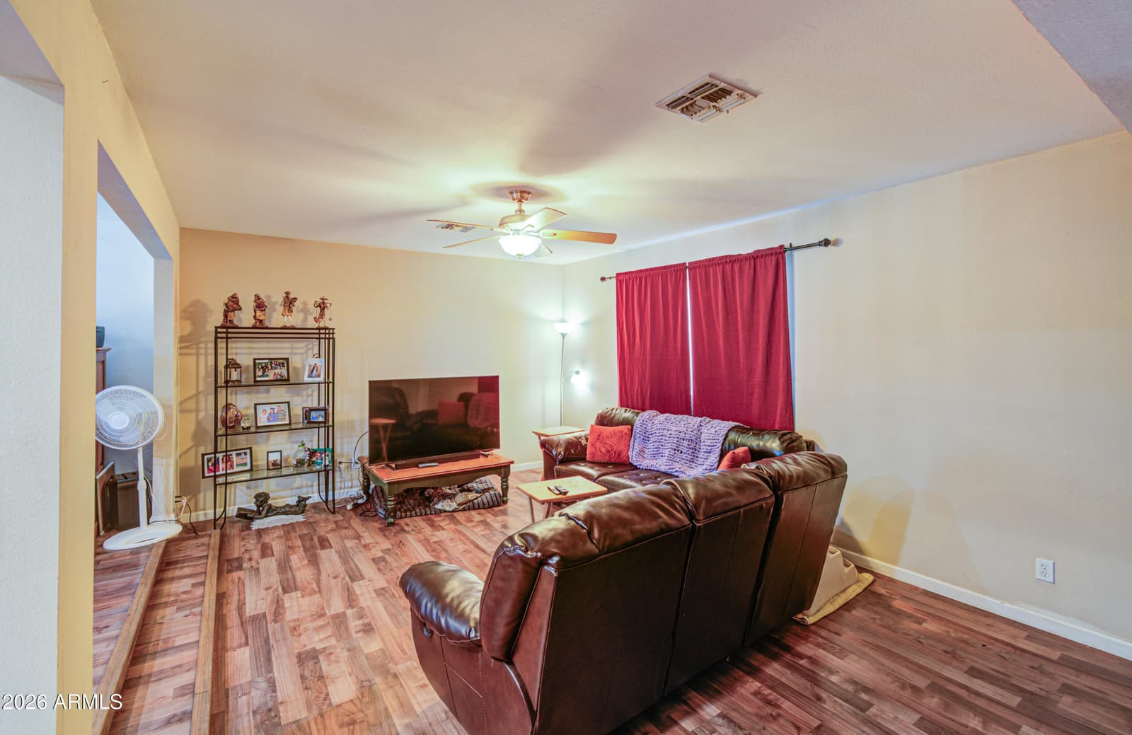 4738 N 40th Drive, Phoenix, AZ 85019 — photo 8 of 44
