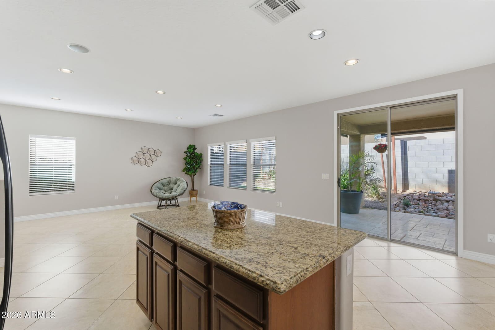 17086 N 184th Drive, Surprise, AZ 85374 — photo 11 of 33