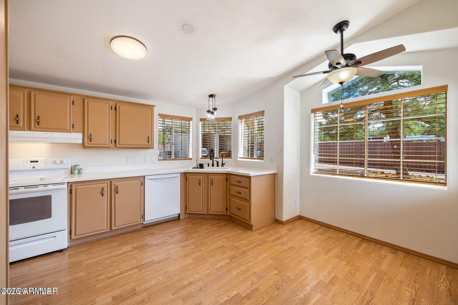 1087 Aspen Way, Show Low, AZ 85901 — photo 27 of 58