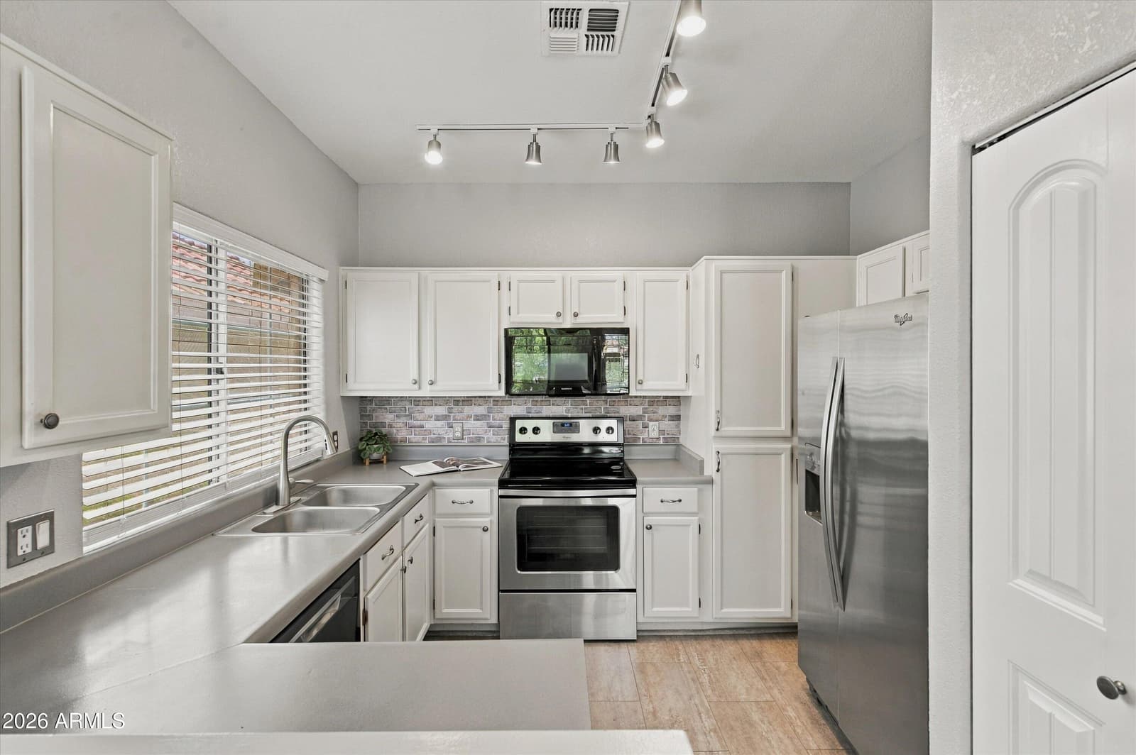 1633 E Lakeside Drive 165, Gilbert, AZ 85234 — photo 5 of 35
