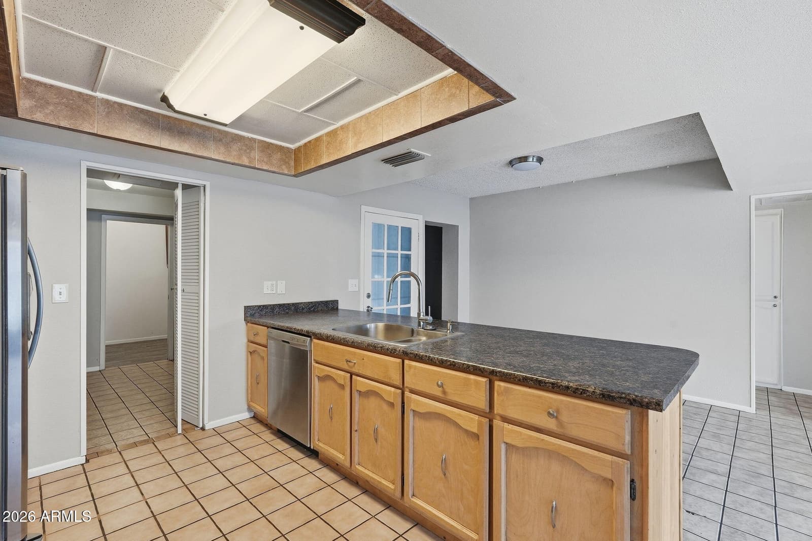415 S Spur Street, Mesa, AZ 85204 — photo 4 of 36