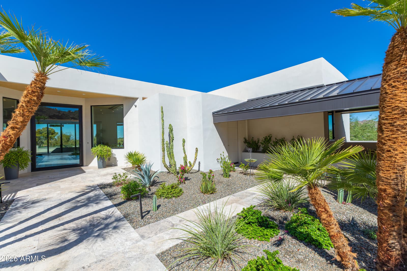 5724 N Echo Canyon Drive, Phoenix, AZ 85018 — photo 12 of 127