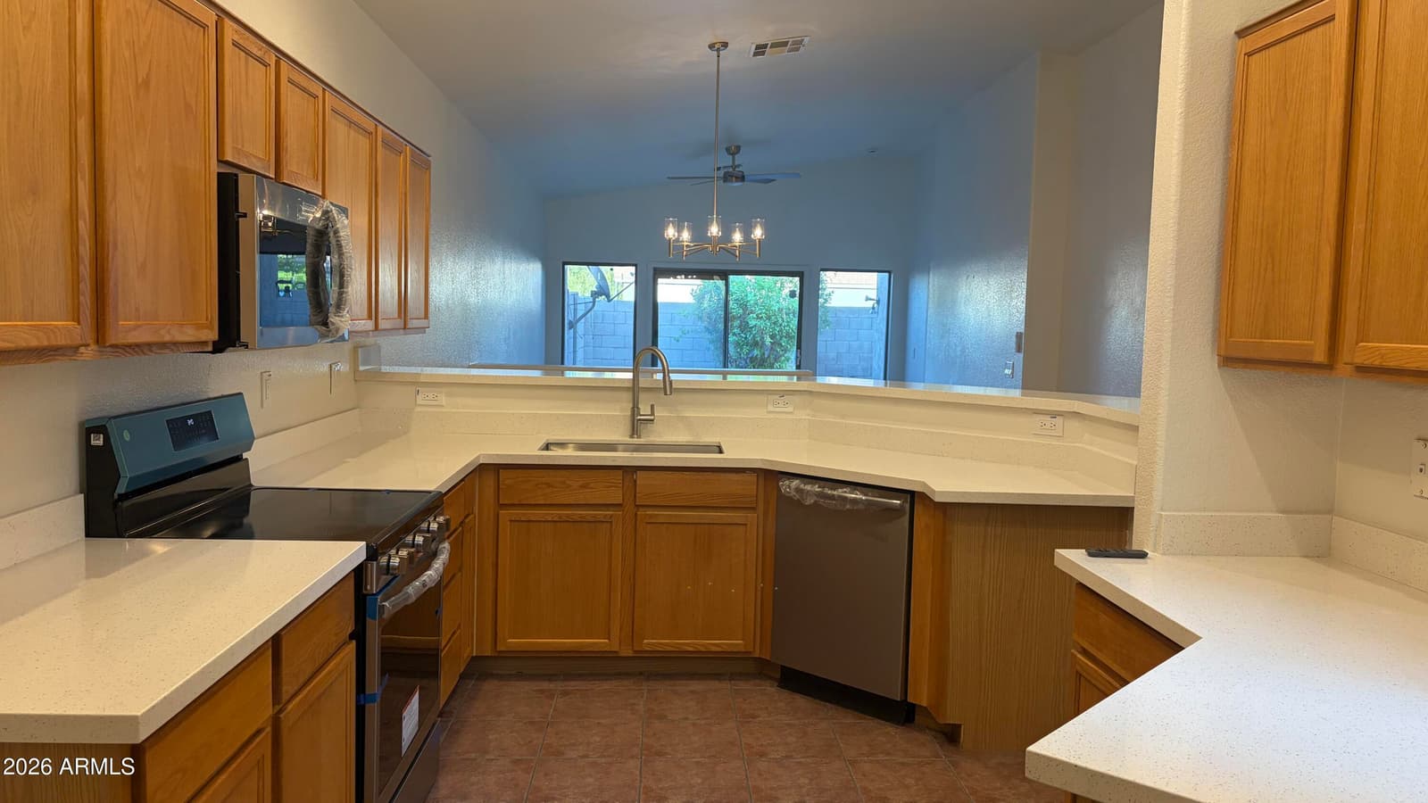 13 S Laveen Place, Chandler, AZ 85226 — photo 7 of 41