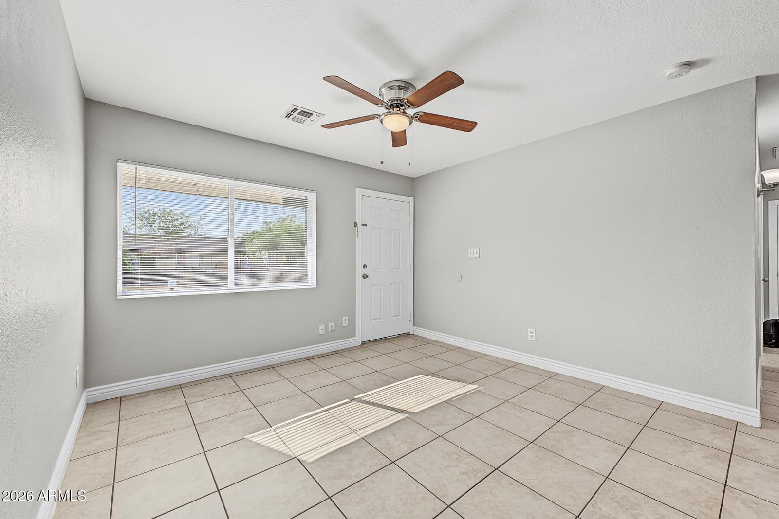 1011 N 61st Drive, Phoenix, AZ 85043 — photo 4 of 27
