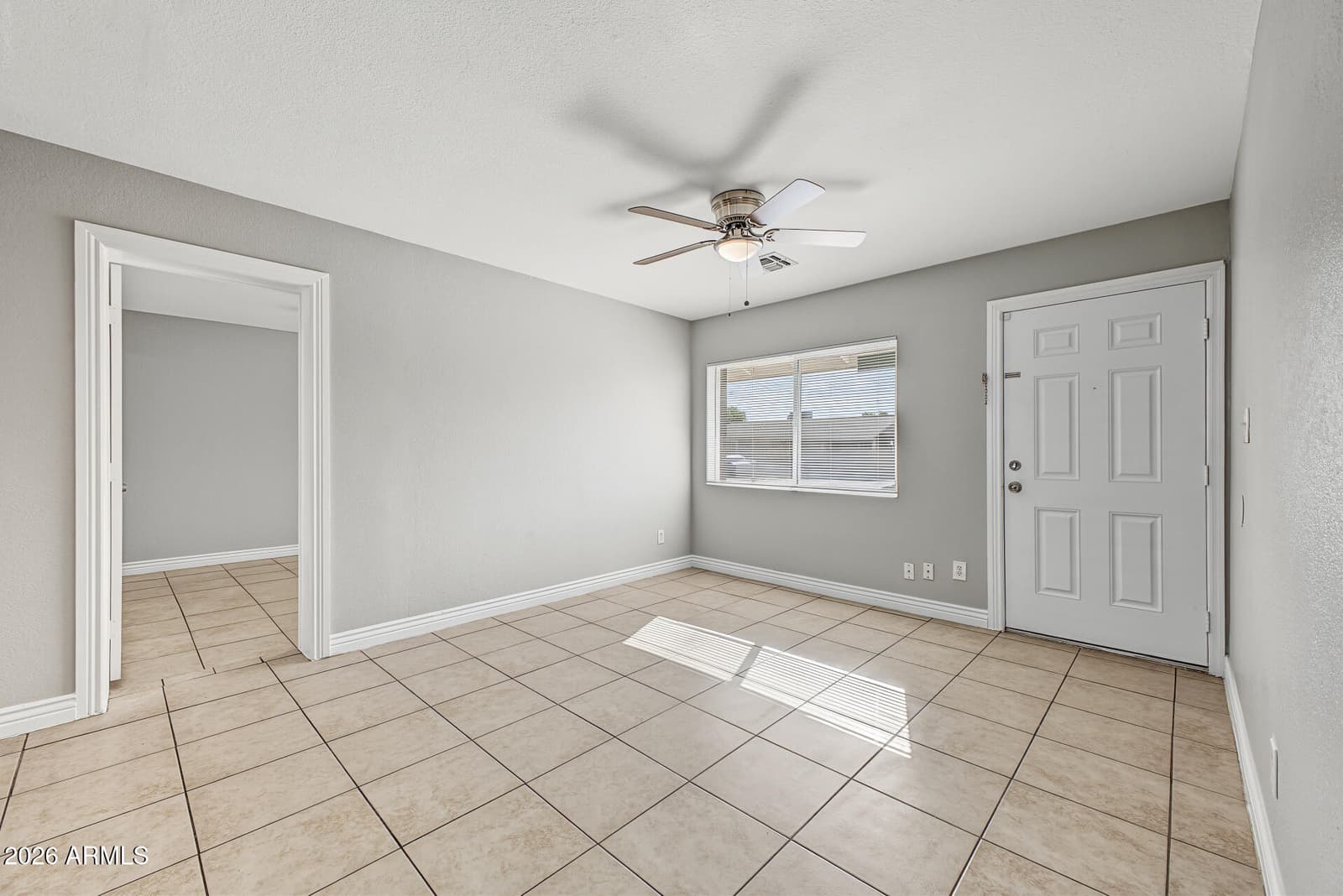 1011 N 61st Drive, Phoenix, AZ 85043 — photo 5 of 27