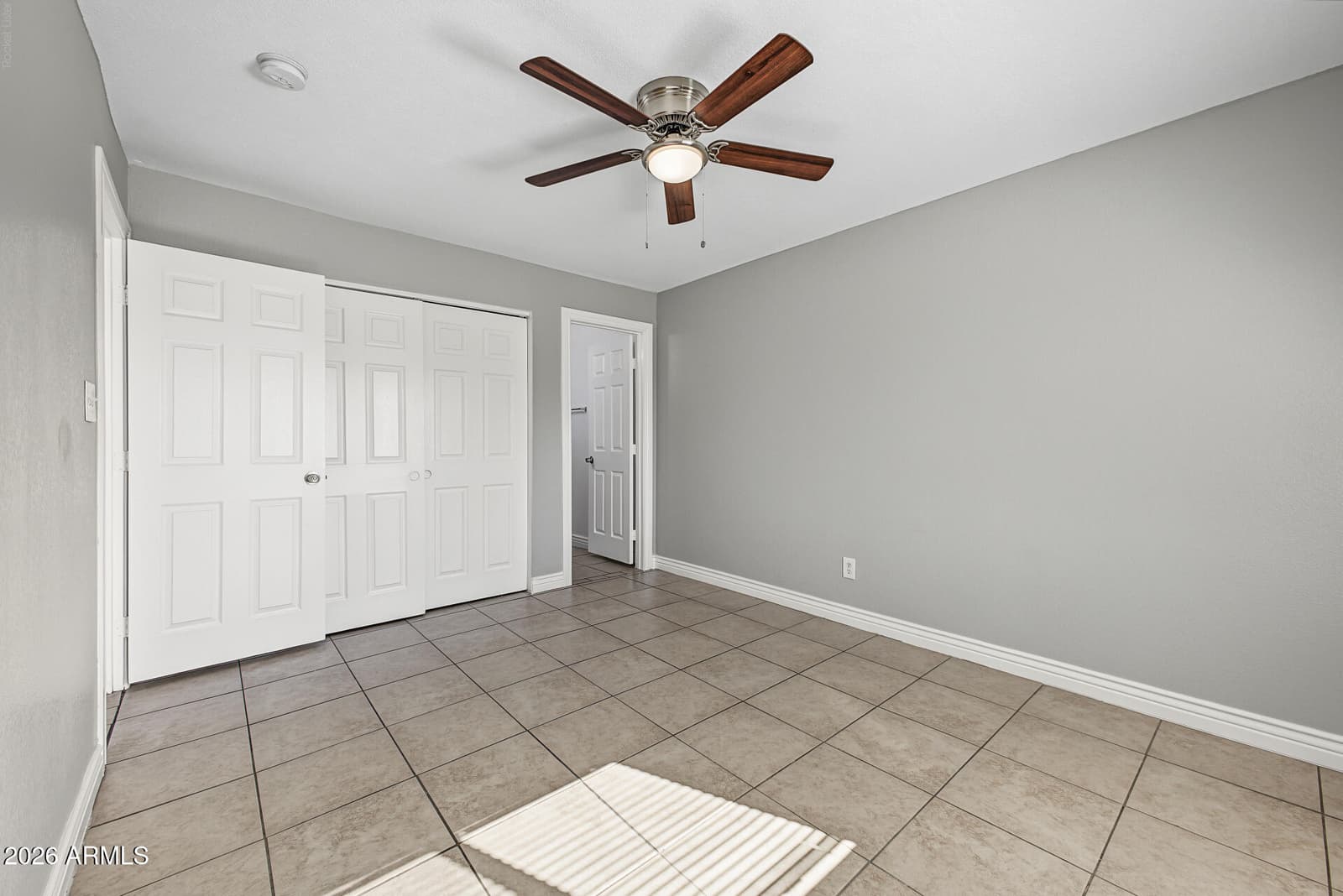 1011 N 61st Drive, Phoenix, AZ 85043 — photo 13 of 27