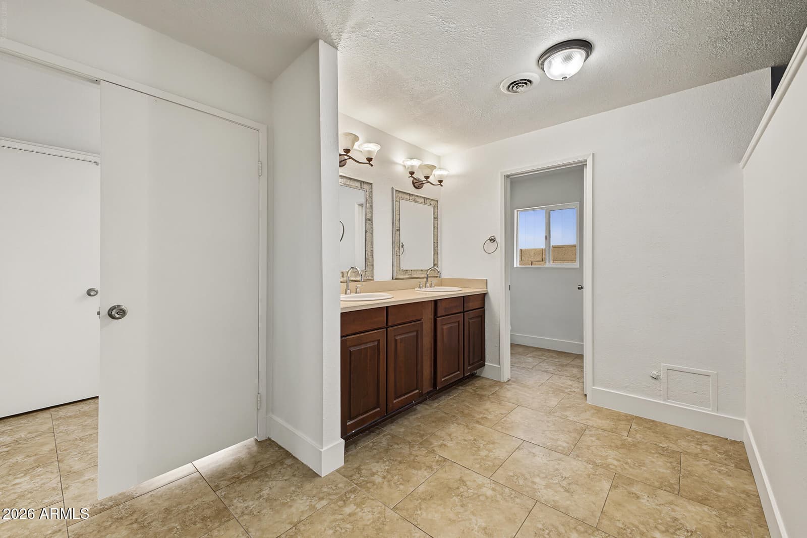 11429 S Pawnee Circle, Phoenix, AZ 85044 — photo 23 of 33