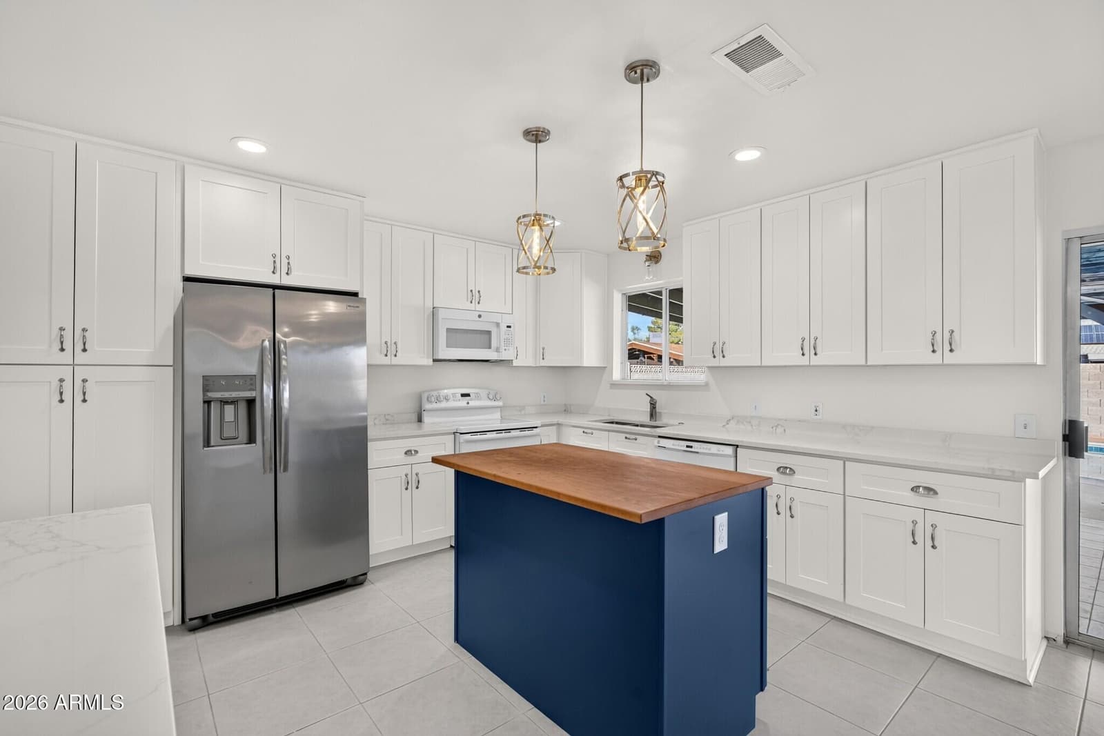 1735 N Queensbury Drive, Mesa, AZ 85201 — photo 9 of 34
