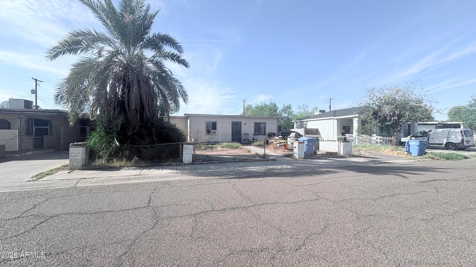 633 W Atlanta Avenue, Phoenix, AZ 85041 — photo 1 of 4