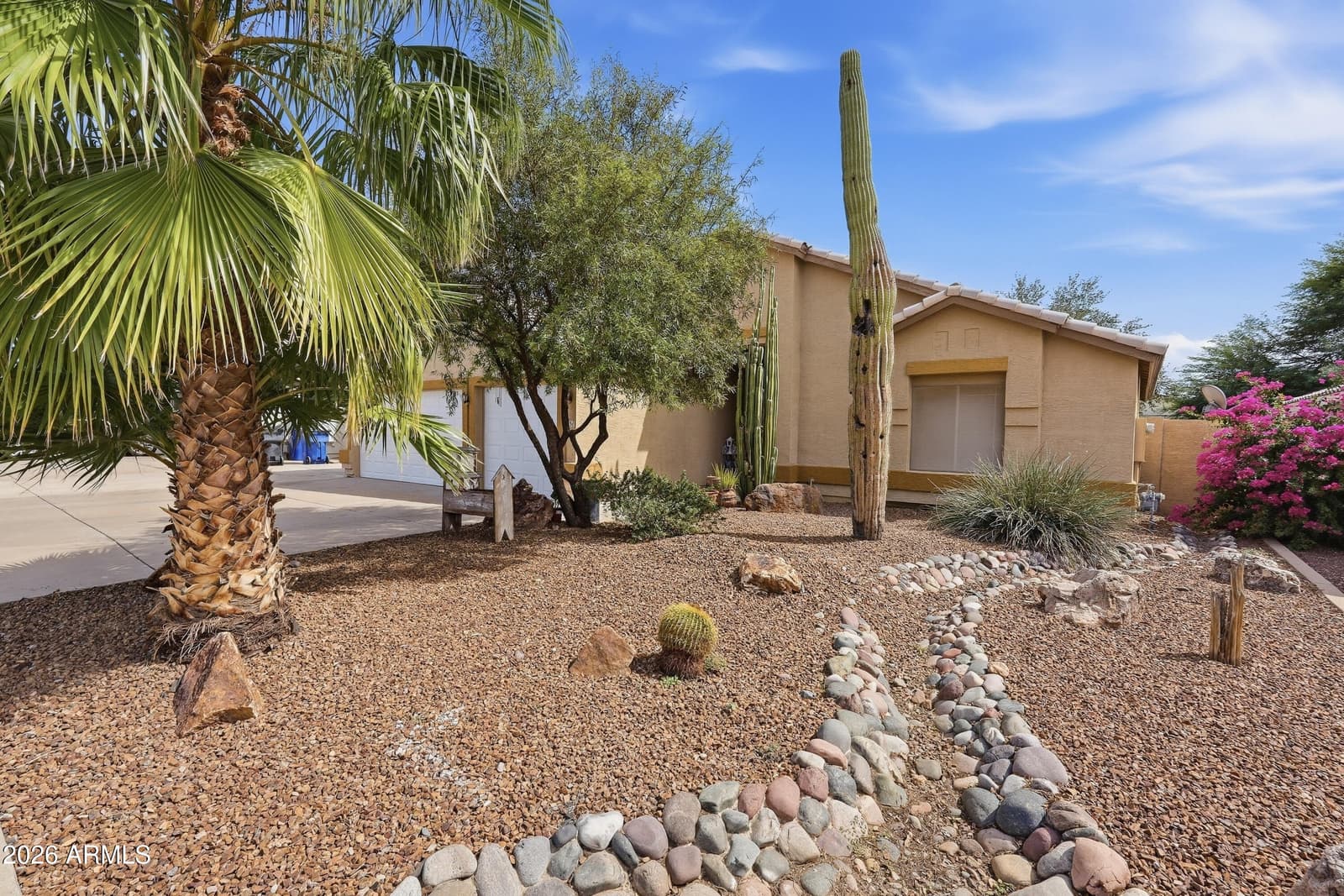 551 N Vista Del Sol, Mesa, AZ 85207 — photo 2 of 34