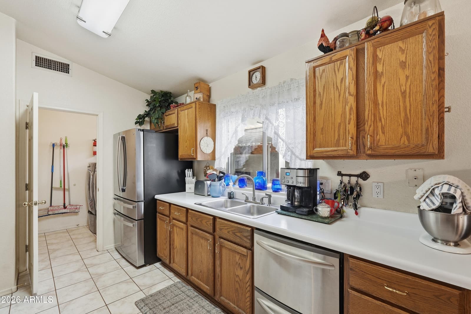 551 N Vista Del Sol, Mesa, AZ 85207 — photo 8 of 34