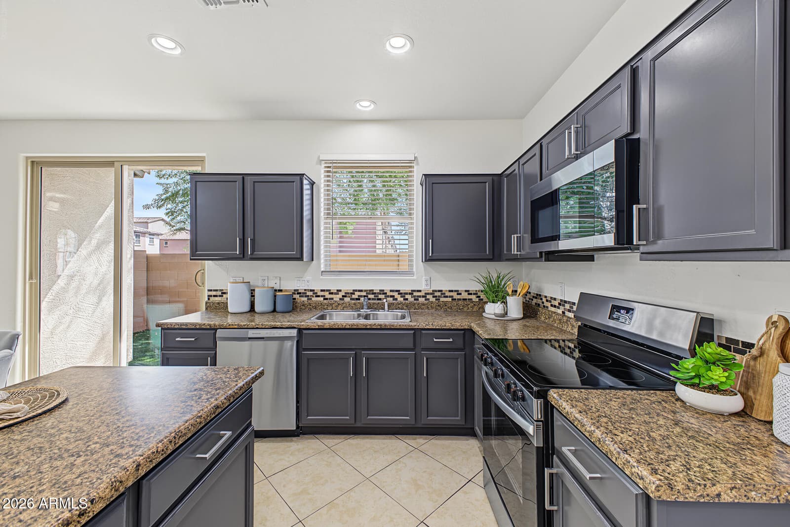 2132 N 77th Drive, Phoenix, AZ 85035 — photo 8 of 28