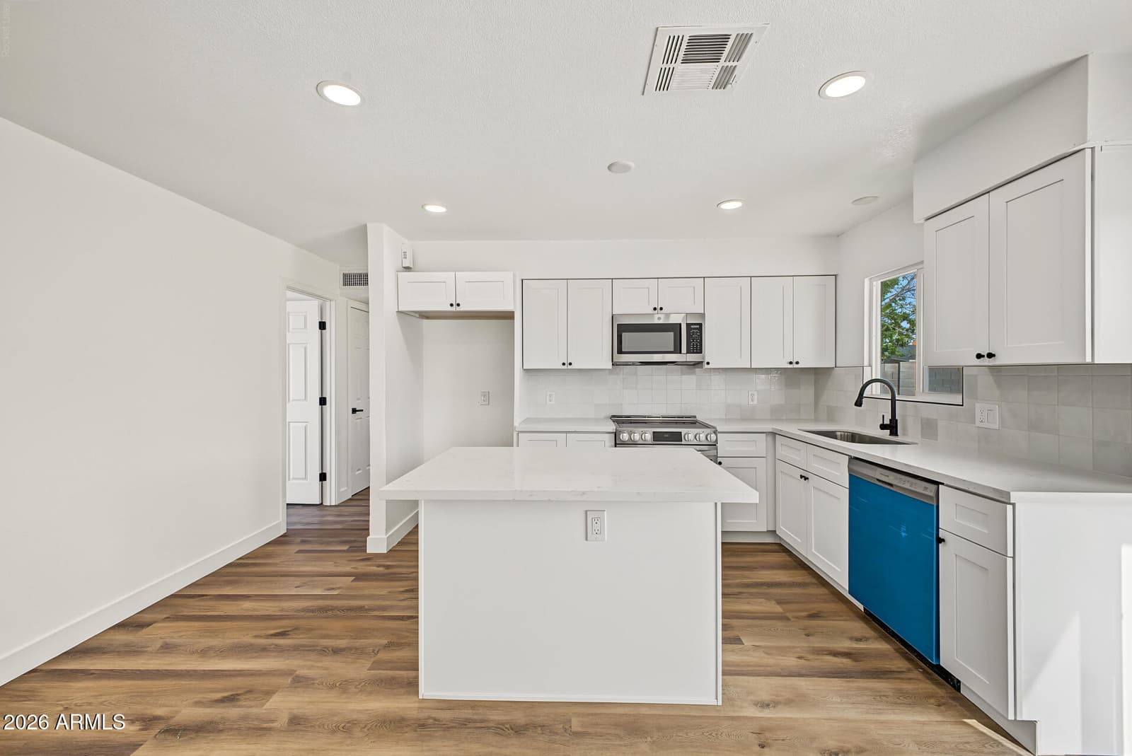 10819 W Turney Avenue, Phoenix, AZ 85037 — photo 4 of 25